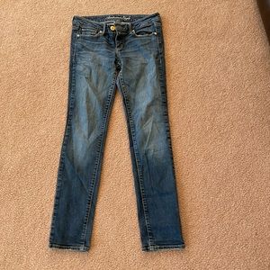 Size 10 skinny low rise American eagle jeans